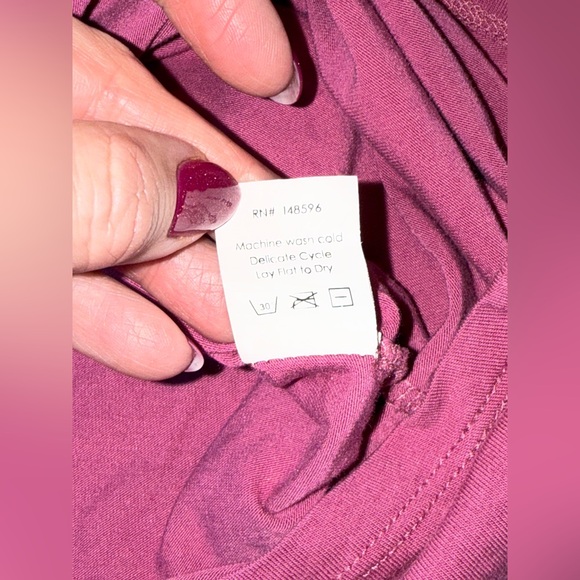 Universal Standard V-Neck Mauve Tee - Picture 8 of 12